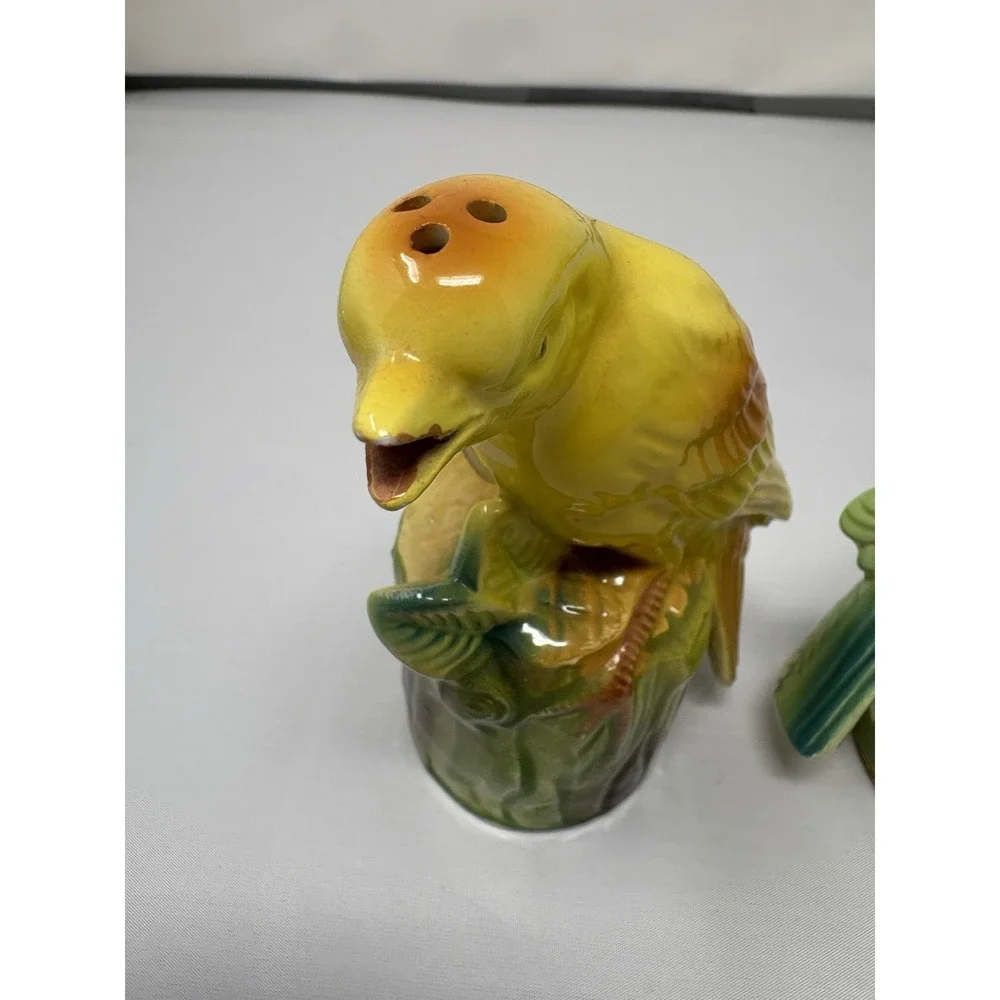 Vintage Green and Yellow Song Birds Tree Stumps Salt & Pepper Shakers Retro MCM
